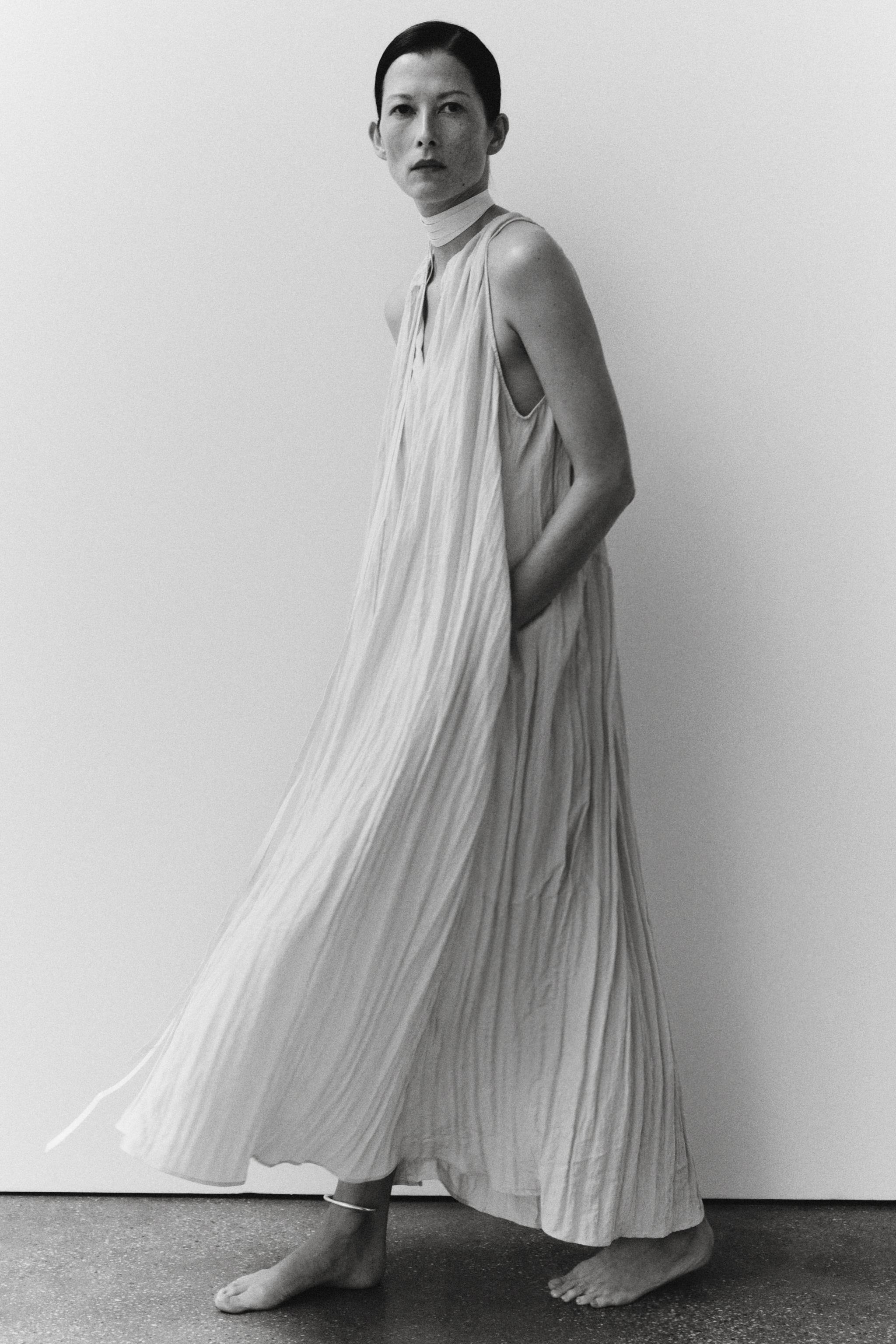 ZW COLLECTION FLOWY CRINKLE-EFFECT DRESS